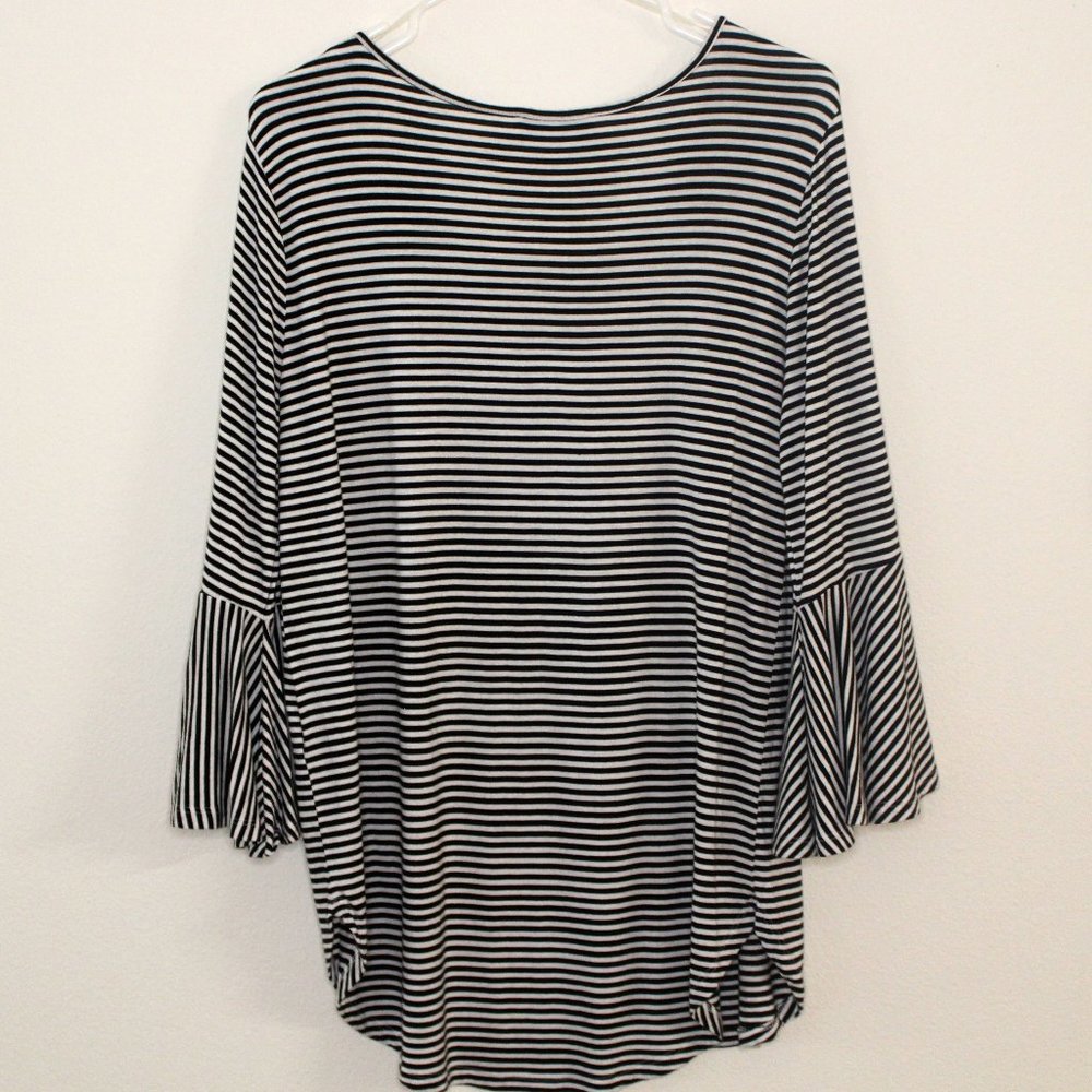 KEREN Hart Bell Sleeve Tunic Size M - Picture 10 of 15